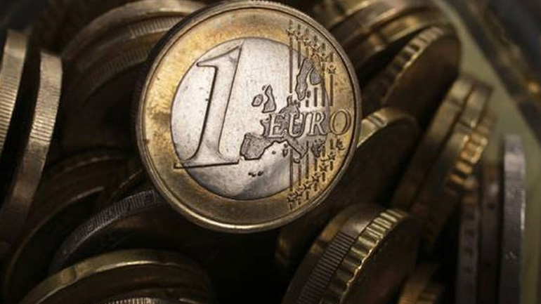 Οριακή άνοδος για το ευρώ