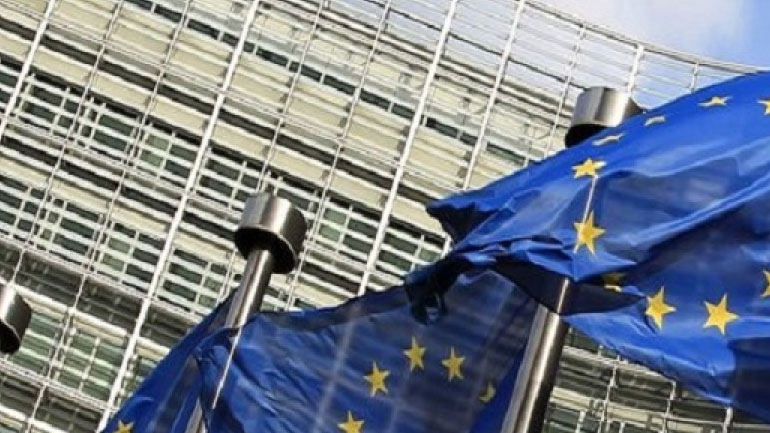 Guardian: «Αν οι Βρυξέλλες δεν υποχωρήσουν, η καταστροφή προσεγγίζει την Ιταλία και την Ε.Ε.»