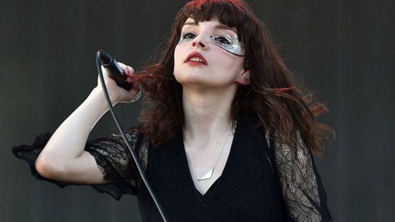 Η Λόριν Μέιμπερι των «Chvrches» για το Instagram και τον φεμινισμό