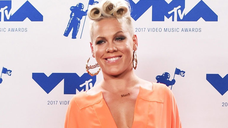 Η personal trainer της Pink σου αποκαλύπτει πώς να κάψεις 500 θερμίδες σε 45 λεπτά!