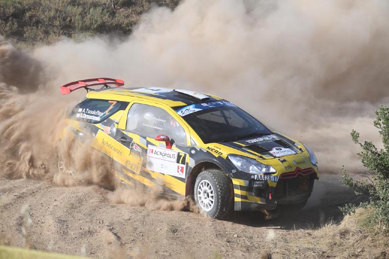 Άτυχος ο Τσουλόφτας εγκατέλειψε από σπασμένο ημιαξόνιο