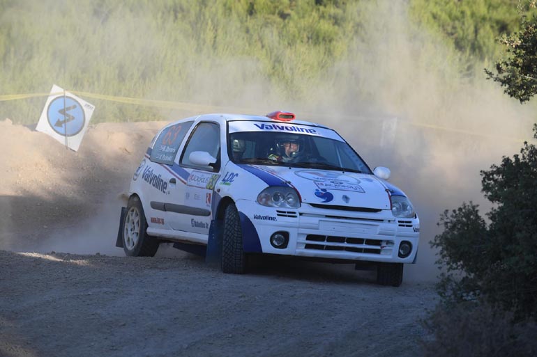 Ντάβαρης και Ψαράκη με Renault Clio...