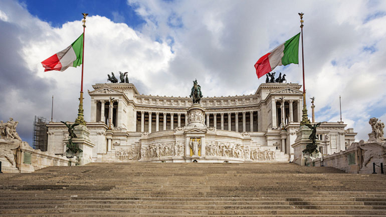 Η Ιταλία γιορτάζει τα 72 χρόνια αβασίλευτης Δημοκρατίας Η Ιταλία γιορτάζει τα 72 χρόνια αβασίλευτης Δημοκρατίας