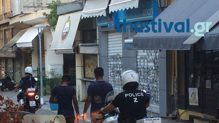 Θεσσαλονίκη: Άγριο ξύλο στο κέντρο της πόλης – Συνελήφθησαν έξι Πακιστανοί