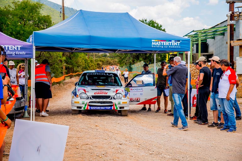 Λίγο πριν ξεκινήσει την ειδική διαδρομή (Ηλίας Καφαντάρης - Σωτήρης Κένος)