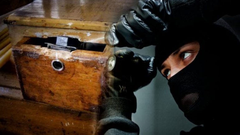 Χανιά: Ιερόσυλοι έκλεβαν εκκλησίες