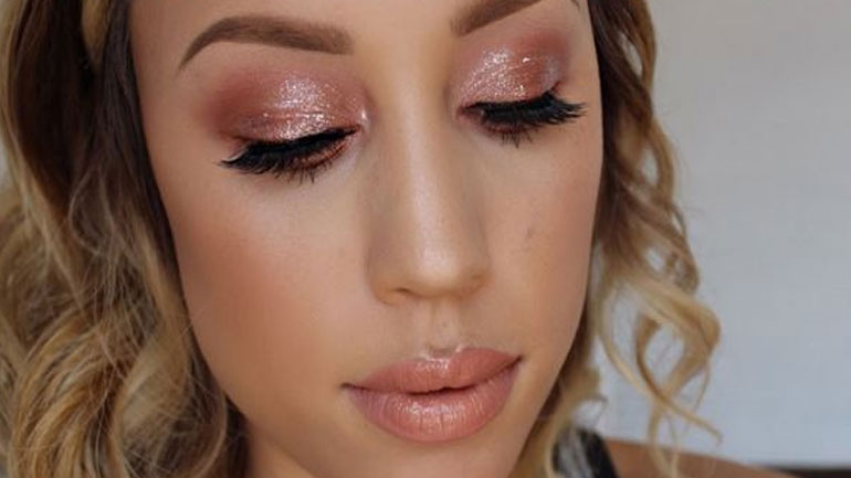 Αυτή είναι η σκιά που θα σε βγάλει ασπροπρόσωπη αυτό το καλοκαίρι!