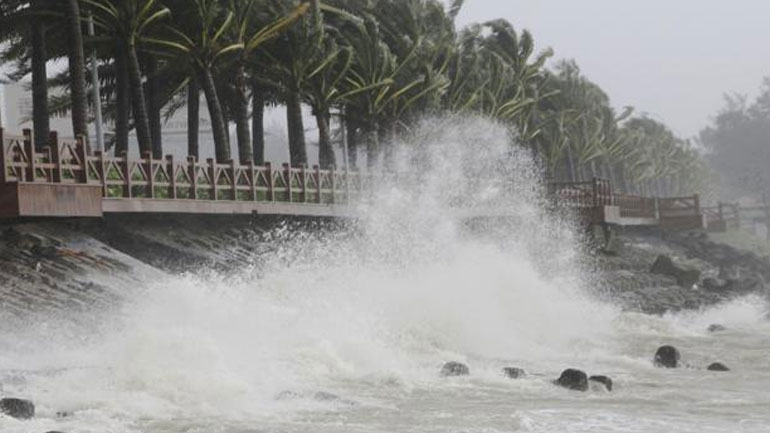 Τυφώνας αναμένεται να πλήξει τις επόμενες ώρες τη νότια επαρχία της Κίνας Χαϊνάν