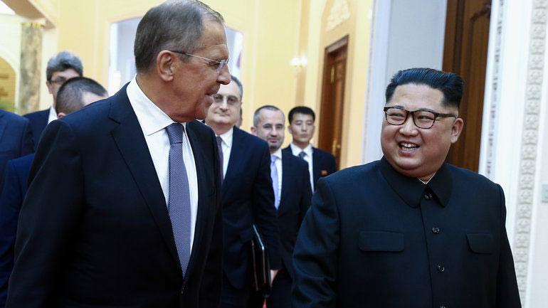Ο Λαβρόφ κάλεσε τον Κιμ Γιονγκ Ουν να επισκεφθεί τη Ρωσία