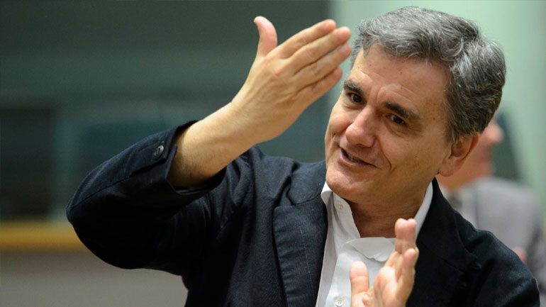 Guardian: Η εμπιστοσύνη σταδιακά επανέρχεται στο ελληνικό τραπεζικό σύστημα