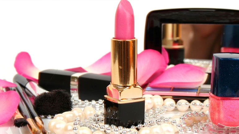 Τι δείχνει νέα επιστημονική έρευνα για τα καλλυντικά;