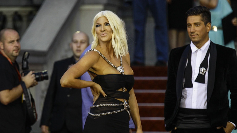 Η σύντροφος του Τόσιτς ξεσήκωσε τα Σκόπια!