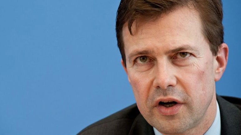 «Το Βερολίνο περιμένει ακόμη “εντατική εργασία” με τη Γαλλία επί των προτάσεων για το μέλλον της Ε.Ε.»