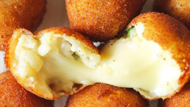 Εύκολη συνταγή για νόστιμες τυροκροκέτες