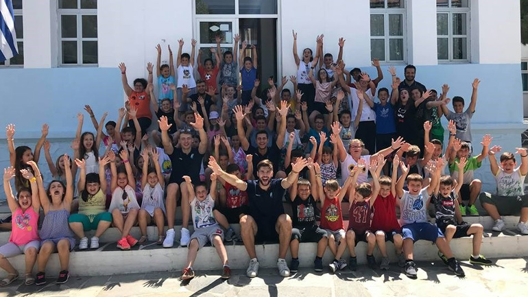 Βόλεϊ στο σχολείο στο Μαρμάρι με την Εθνική ομάδα