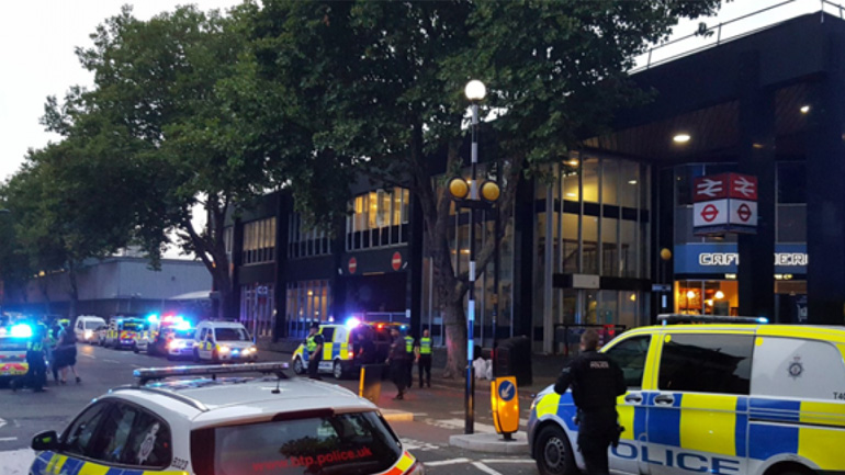 Επίθεση με μαχαίρι σε σταθμό τρένου στο Λονδίνο