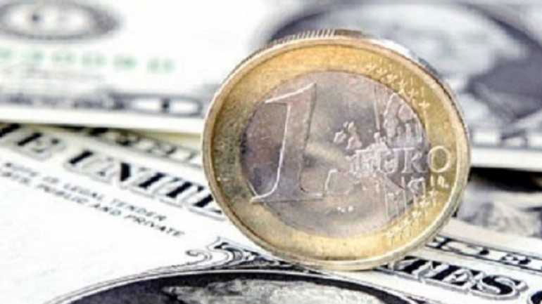 Το ευρώ υποχωρεί 0,22%, στα 1,1671 δολάρια