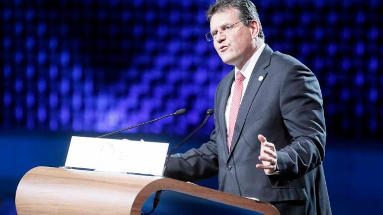 Ο Μάρος Σέφτσοβιτς υποψήφιος για την προεδρία της Κομισιόν