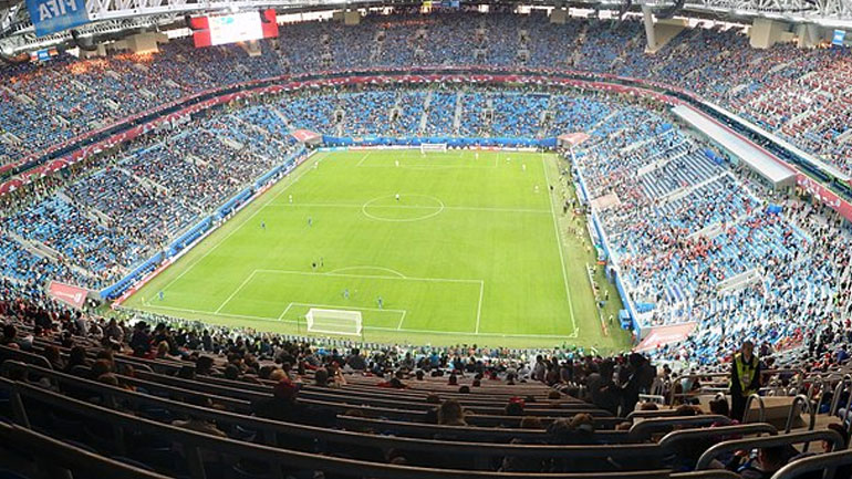 Το νέο στολίδι της Αγίας Πετρούπολης χωρητικότητας 67.000 θεατών άνοιξε τις πύλες του το 2017 και συγκαταλέγεται ανάμεσα στα πιο σύγχρονα του πλανήτη. Εκεί θα διεξαχθούν αγώνες ομίλων, ο ημιτελικός, αλλά και ο μικρός τελικός.