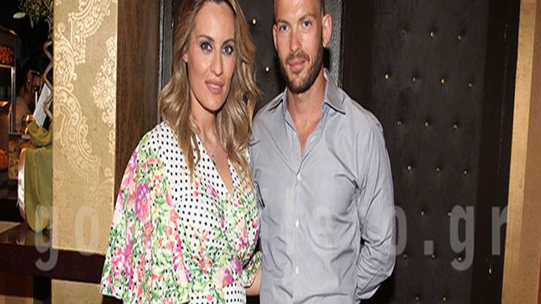 Λαμπερή και ανανεωμένη στην πρώτη της δημόσια εμφάνιση μετά τη γέννηση της κόρης της