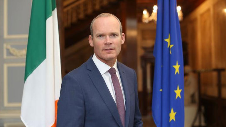 Κόβενι: Το Δουβλίνο θέλει να συμβάλει στις προσπάθειες συμφιλίωσης των δύο κοινοτήτων στην Κύπρο