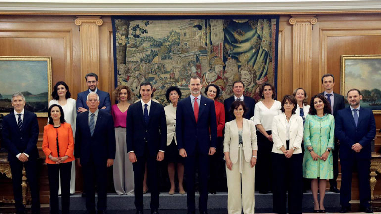 Ισπανία: Ορκίσθηκε η νέα κυβέρνηση του Σάντσεθ και περιλαμβάνει τις περισσότερες γυναίκες