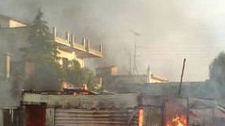 Τον καταυλισμό των μεταναστών που κάηκε στη Μανωλάδα θα επισκεφθούν Αχτσιόγλου – Ηλιόπουλος