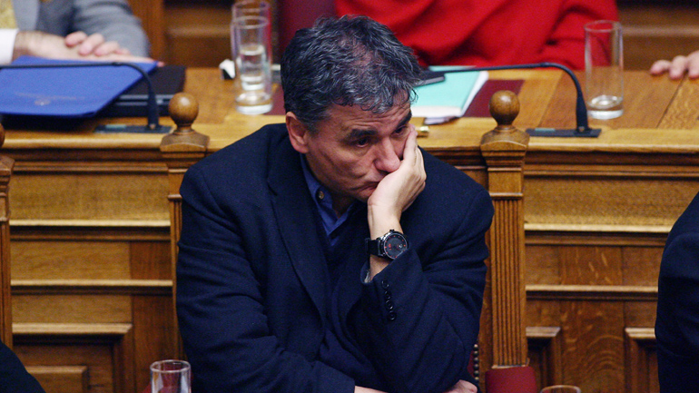 Τι προβλέπει το πολυνομοσχέδιο για το κλείσιμο της αξιολόγησης