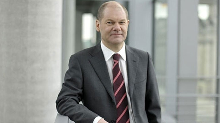 Γερμανία: Ο Σολτς προσπαθεί να κατευνάσει τις ανησυχίες για την Ιταλία