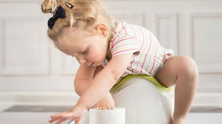 Τι μπορεί να σημαίνει το αίμα στα κόπρανα του παιδιού μου;