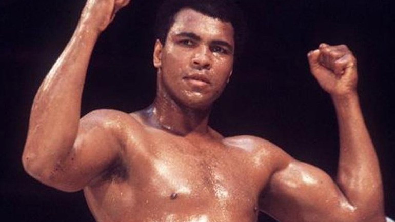 Ο Τραμπ σκέπτεται να δώσει μεταθανάτια χάρη στον Μοχάμεντ Άλι