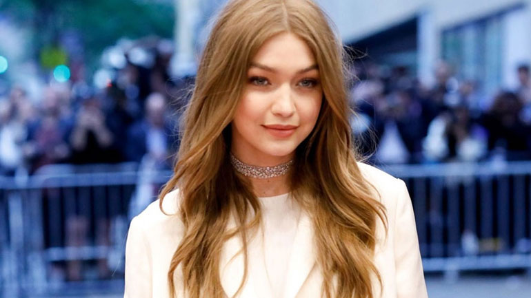 Πώς θα αποκτήσεις το τέλειο beach wave look εύκολα και μέσα σε λίγο μόνο χρόνο