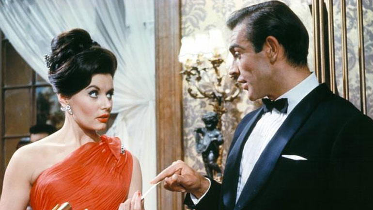 Πέθανε η ηθοποιός Γιούνις Γκέισον, το πρώτο κορίτσι του Τζέιμς Μποντ