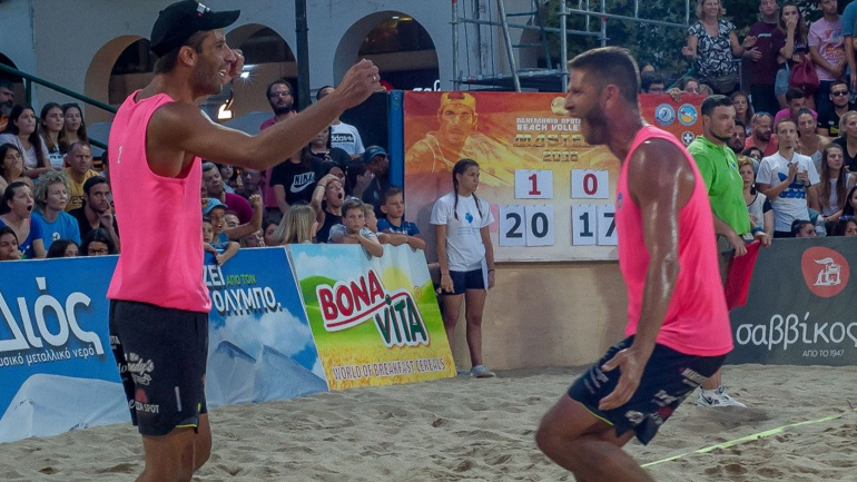 Έγραψαν ιστορία στην Αριστοτέλους οι Παπαδημητρίου, Νιώπας