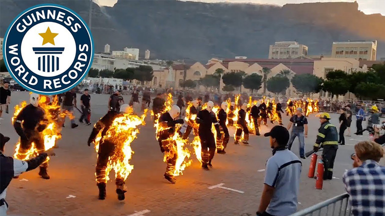 Αυτοπυρπολήθηκαν και μπήκαν στο βιβλίο Γκίνες!