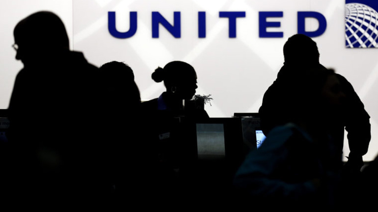 Προσγειώθηκε η πτήση της United Airlines – σε εξέλιξη βρίσκεται ο επανέλεγχος