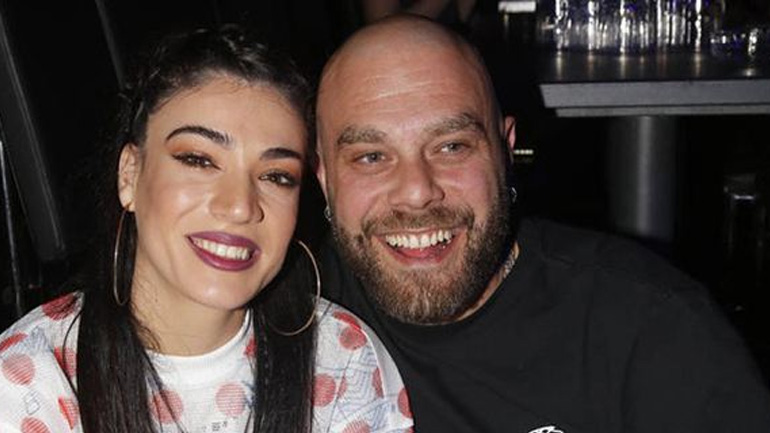 Ήβη Αδάμου: Η τρυφερή φωτογραφία με τον Μιχάλη Κουϊνέλη λίγο πριν γεννήσει!