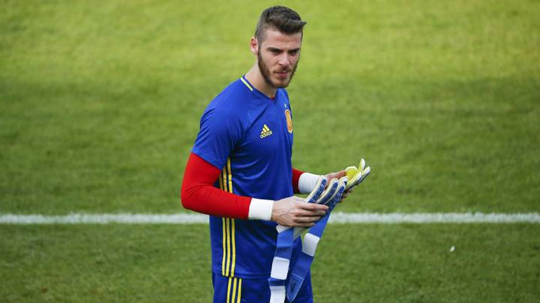 Περιμένει μία δημόσια συγγνώμη από τον Ισπανό πρωθυπουργό ο Ντε Χέα