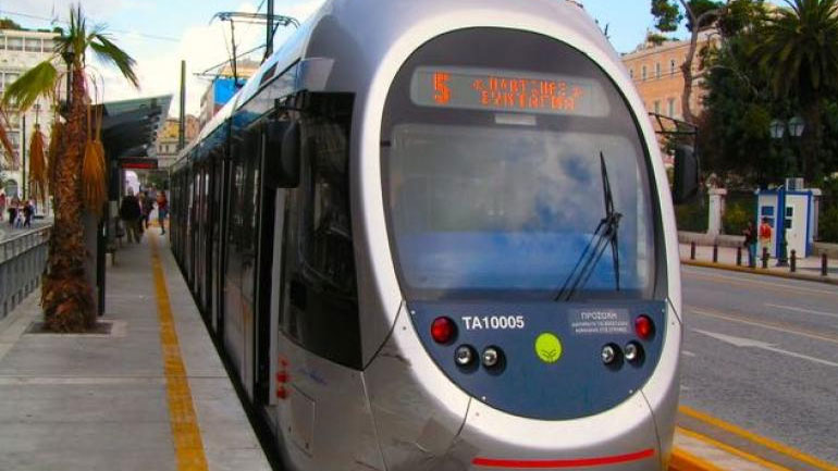 Μέχρι την Καλλιθέα οι συρμοί του τραμ σήμερα και αύριο από τις 22.15 έως τη λήξη των δρομολογίων