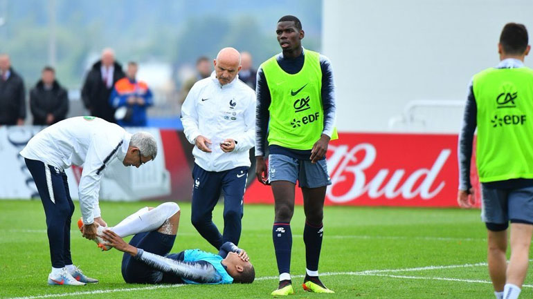 Γαλλία: Τραυματίστηκε στην προπόνηση ο Μπαπέ – Αμφίβολος για την Αυστραλία