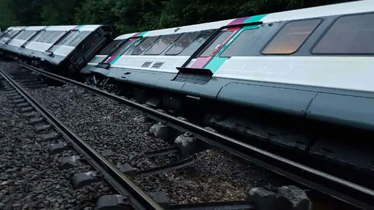 Παρίσι: Ανατροπή τρένου λόγω κατολίσθησης – Επτά τραυματίες