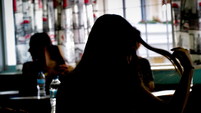 Κως: Αντιγραφή μέσω ακουστικού σε εξεταστικό κέντρο – Συνελήφθη 24χρονη