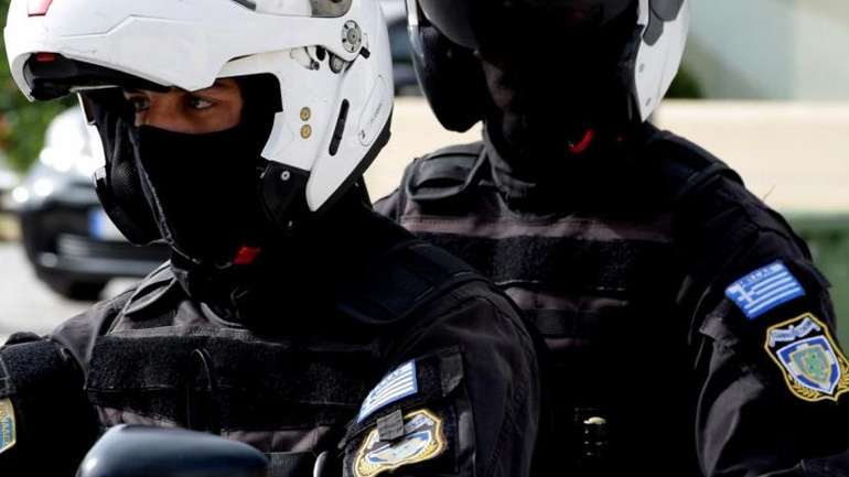 Δύο αστυνομικοί τραυματίστηκαν μετά από επίθεση που δέχθηκαν από αγνώστους