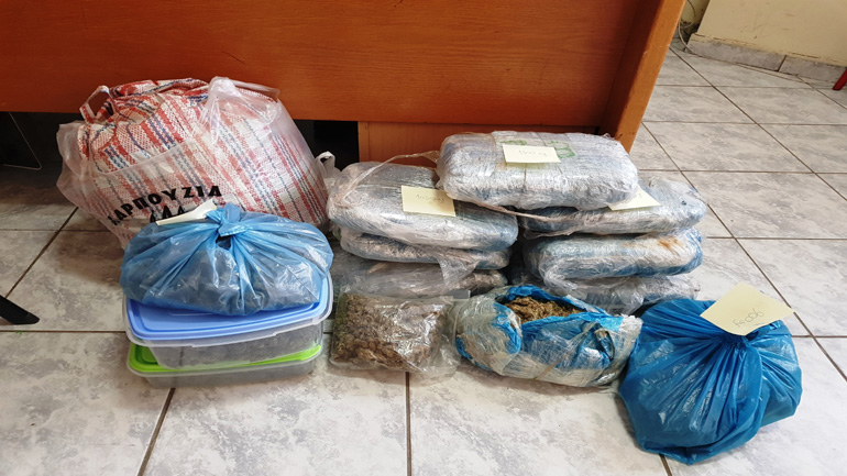 Μάνδρα: Συνελήφθη 55χρονος για κατοχή ναρκωτικών ουσιών Μάνδρα: Συνελήφθη 55χρονος για κατοχή ναρκωτικών ουσιών