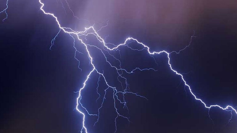 Αντικεραυνικά συστήματα στα δημοτικά γήπεδα του δήμου Λαρισαίων