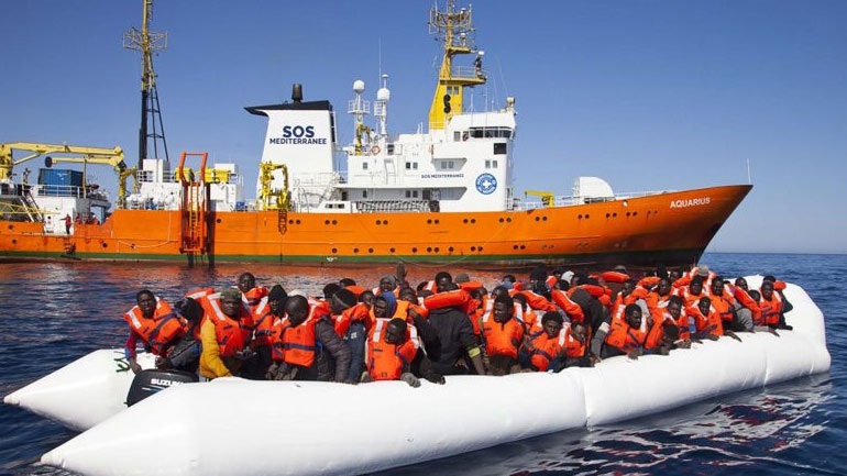 Η Μαδρίτη δεν αποκλείει το ενδεχόμενο να απελάσει ορισμένους από τους μετανάστες του «Aquarius»