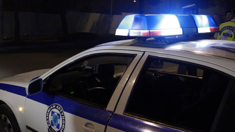 Υπάλληλος της Βουλής ο ένας εκ των συλληφθέντων για τις μολότοφ στα Εξάρχεια