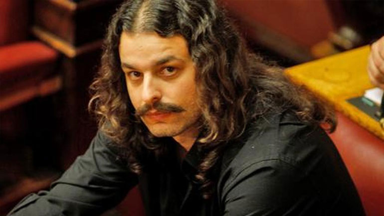 Πρόκληση μεγατόνων: Η Χρυσή Αυγή καλεί τον στρατό να προβεί σε πραξικόπημα