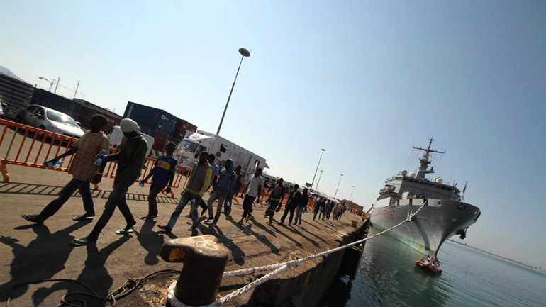 Politico: Η γαλλική αστυνομία κακοποιεί τους μετανάστες προτού τους αποστείλει πίσω στην Ιταλία