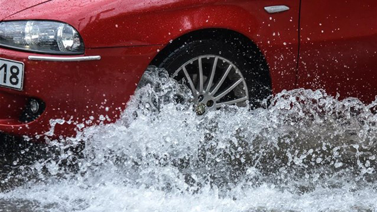 Διακοπή κυκλοφορίας στην περιφερειακή Αιγάλεω λόγω βροχόπτωσης